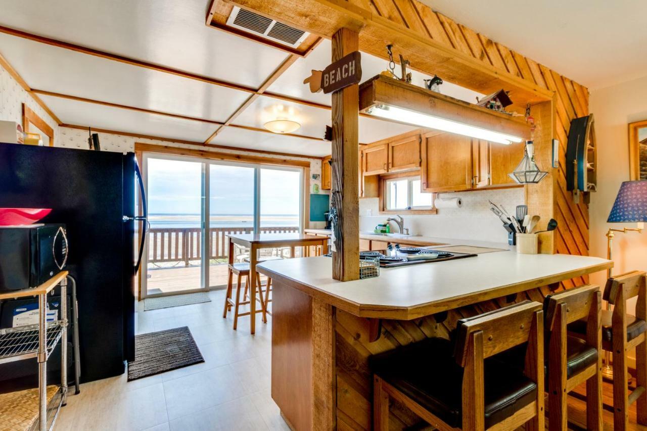 Happy Camp Beachfront Cabin Netarts Extérieur photo
