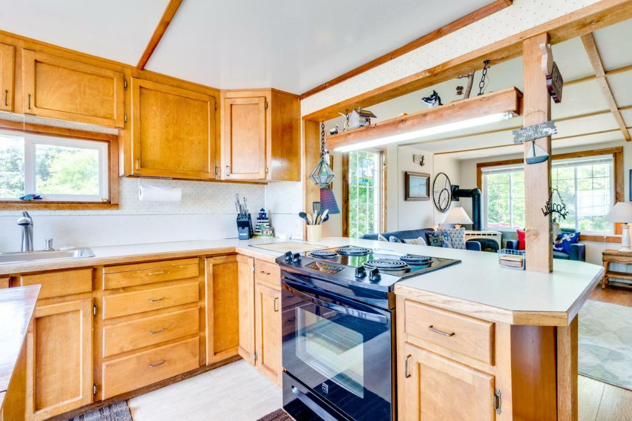 Happy Camp Beachfront Cabin Netarts Extérieur photo
