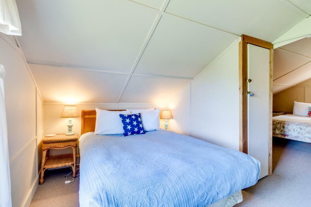 Happy Camp Beachfront Cabin Netarts Extérieur photo