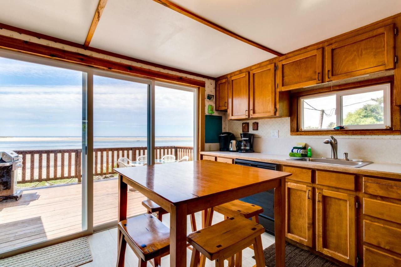 Happy Camp Beachfront Cabin Netarts Extérieur photo